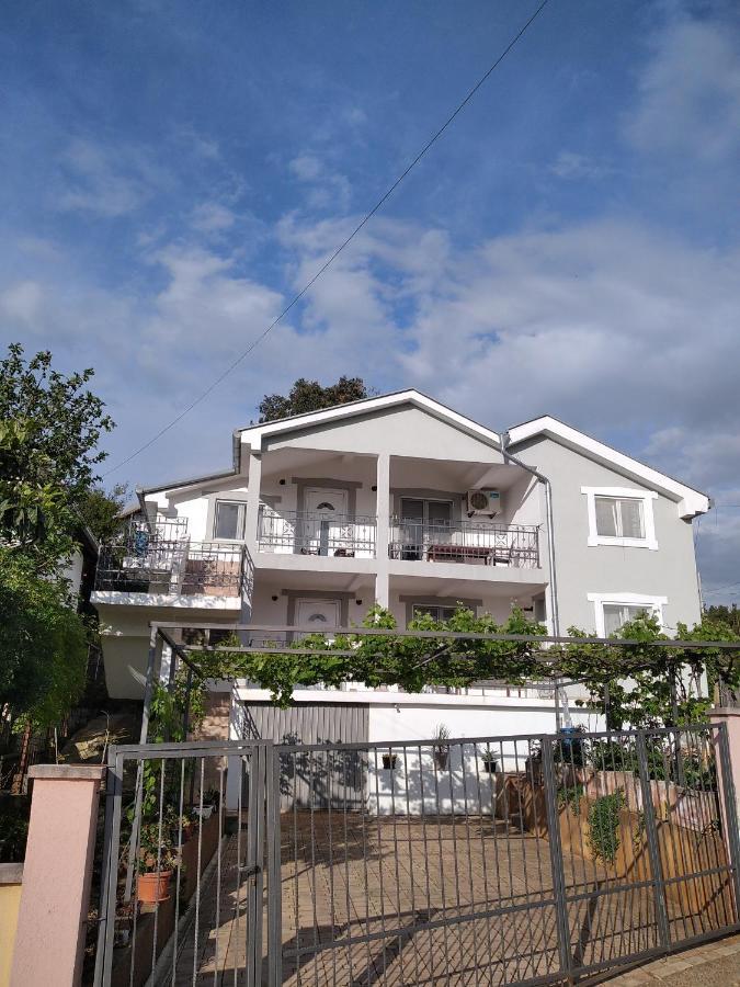Aparttoni โดบราวอดา ภายนอก รูปภาพ
